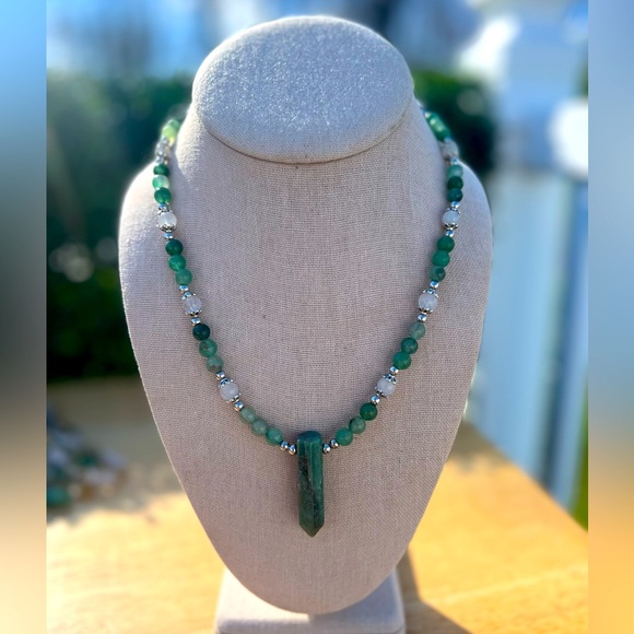 Handmade Beaded and Natural Stone Necklace Beautiful Natural Looking - Picture 3 of 5